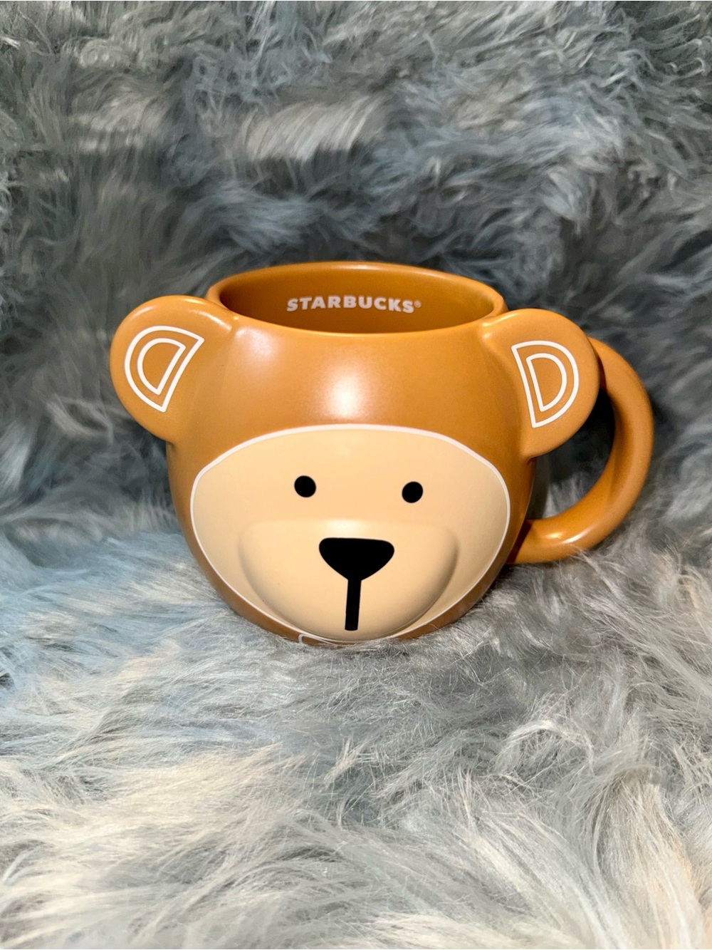 Starbucks 2025 Brown Bear Holiday Bearista 14 oz coffee mug.